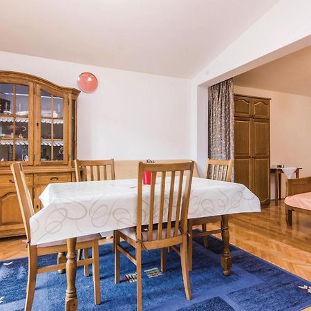 4 Bedroom Awesome Apartment In Starigrad Esterno foto
