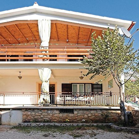 4 Bedroom Awesome Apartment In Starigrad Esterno foto